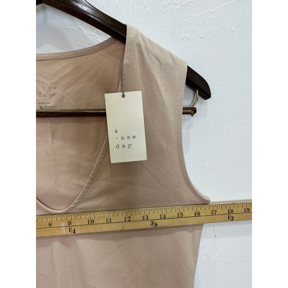 A New Day Bodysuit Women Medium Beige New Sleeveless V-Neck Snap Closure - Picture 2 of 7